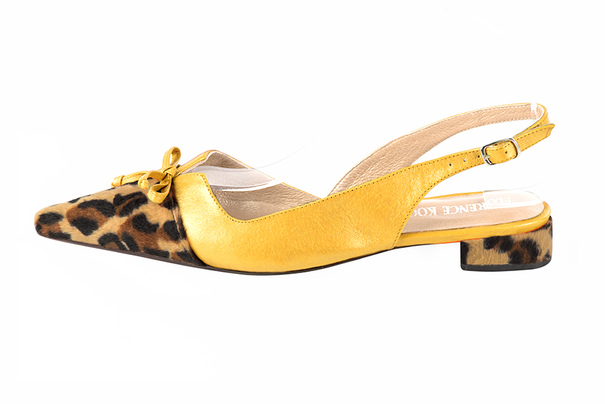Safari black and yellow women's open back shoes, with a knot. Pointed toe. Flat flare heels. Profile view - Florence KOOIJMAN